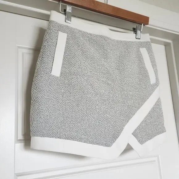Banana Republic Asymmetric Dressy Gray/White Square Textured Mini Skirt - Size 2 - Picture 2 of 7